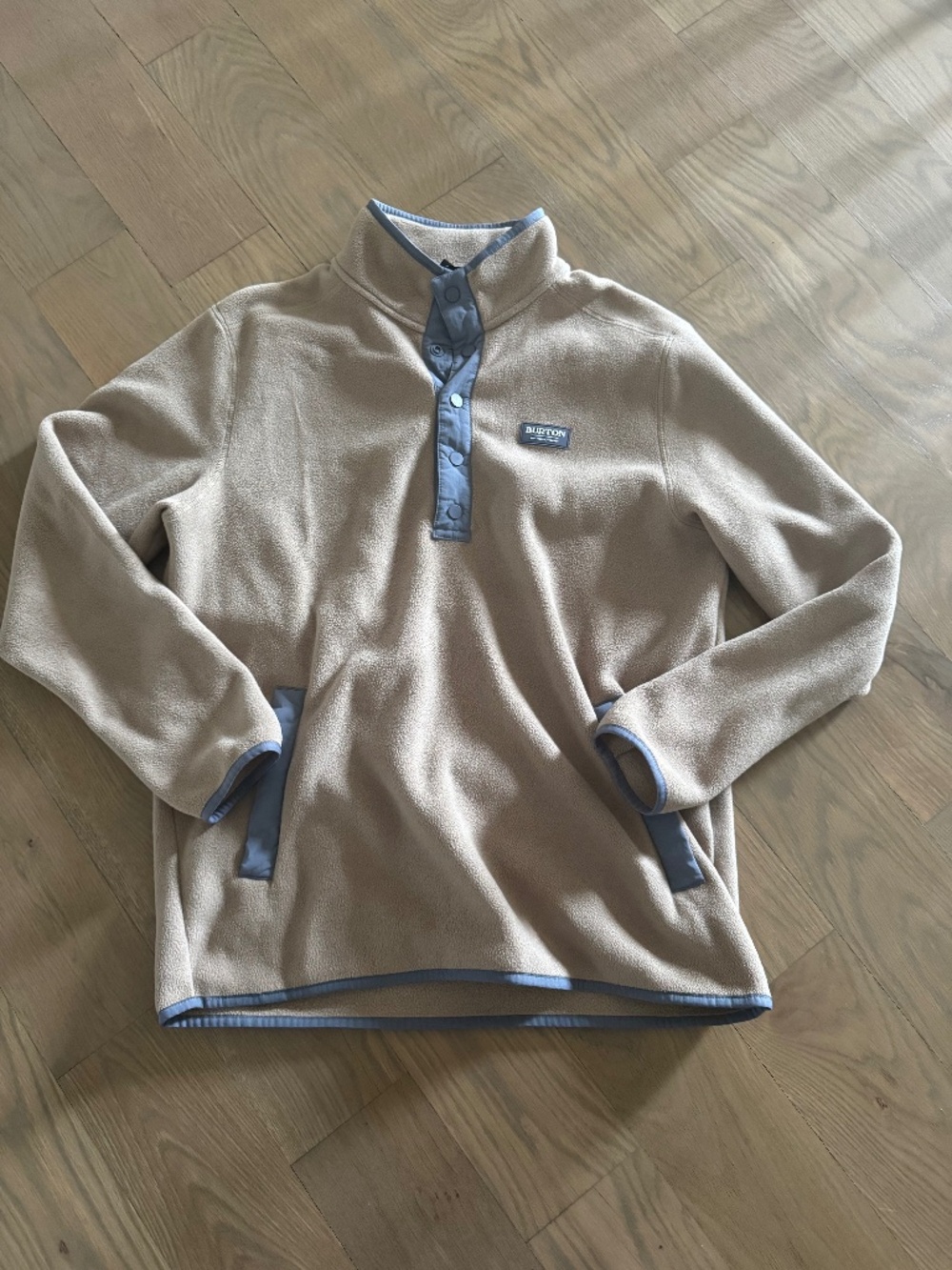Men's Burton fleece pull over - Size Large
